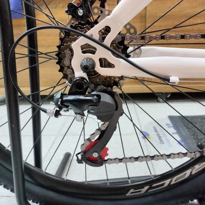 Bicicleta Roca Makalu Steel blanco rin 26