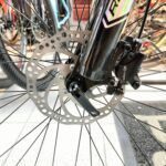 Bicicleta Roca Prado 160 gris freno hidráulico rin 29
