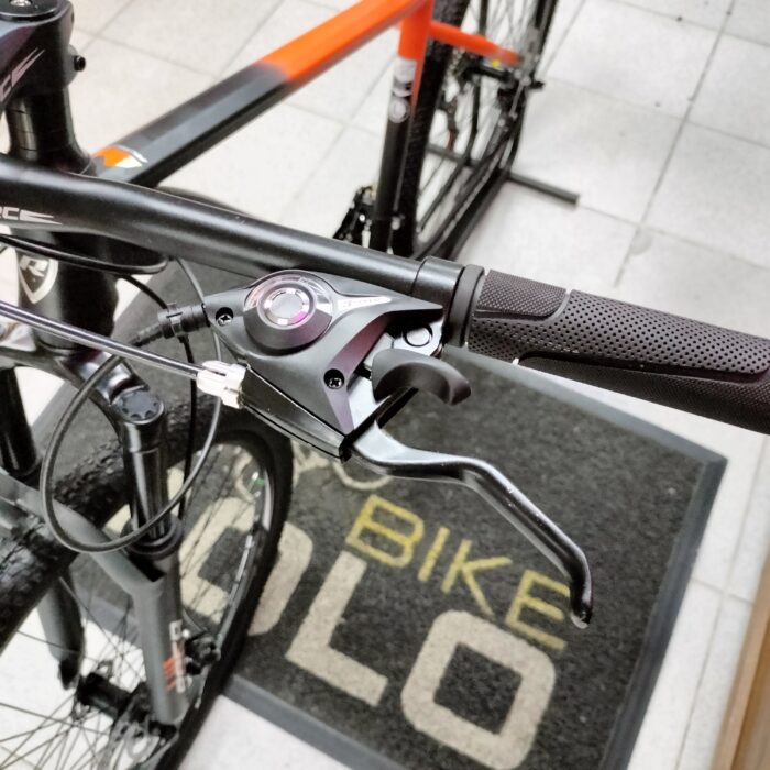 Bicicleta Roca Makalu SX 2025 Rin 29 Negro naranja