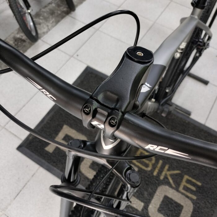 Bicicleta Roca Makalu SX 2025 Rin 29 Negro plata