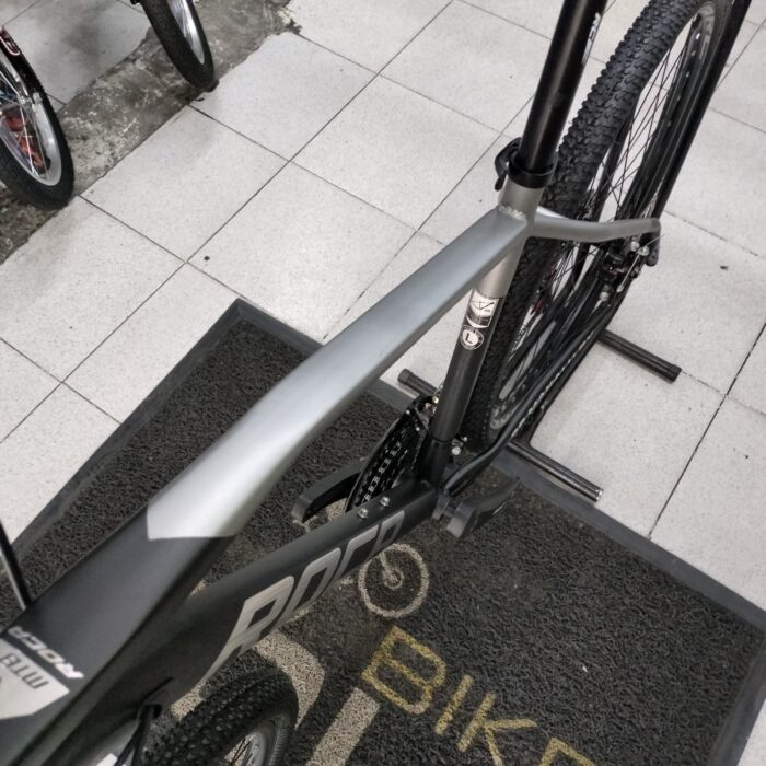 Bicicleta Roca Makalu SX 2025 Rin 29 Negro plata