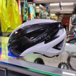 CASCO MTB/RUTA M3 GW NEGRO BRILLANTE BLANCO PERLADO - Imagen 2