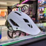 CASCO MTB MAINFRAME BLANCO - Imagen 2