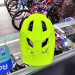 CASCO MTB MAINFRAME CE AMARILLO NEON - Imagen 5