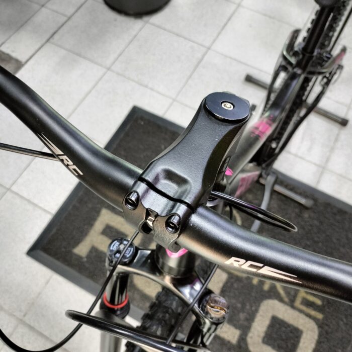Bicicleta Roca Prado 140 2026 Rin 29 Negro fucsia - Imagen 4