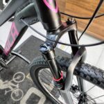 Bicicleta Roca Prado 140 2026 Rin 29 Negro fucsia - Imagen 11