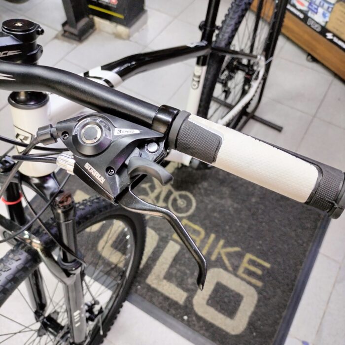 Bicicleta Roca Makalu SX 2026 Rin 29 Blanco negro - Imagen 3